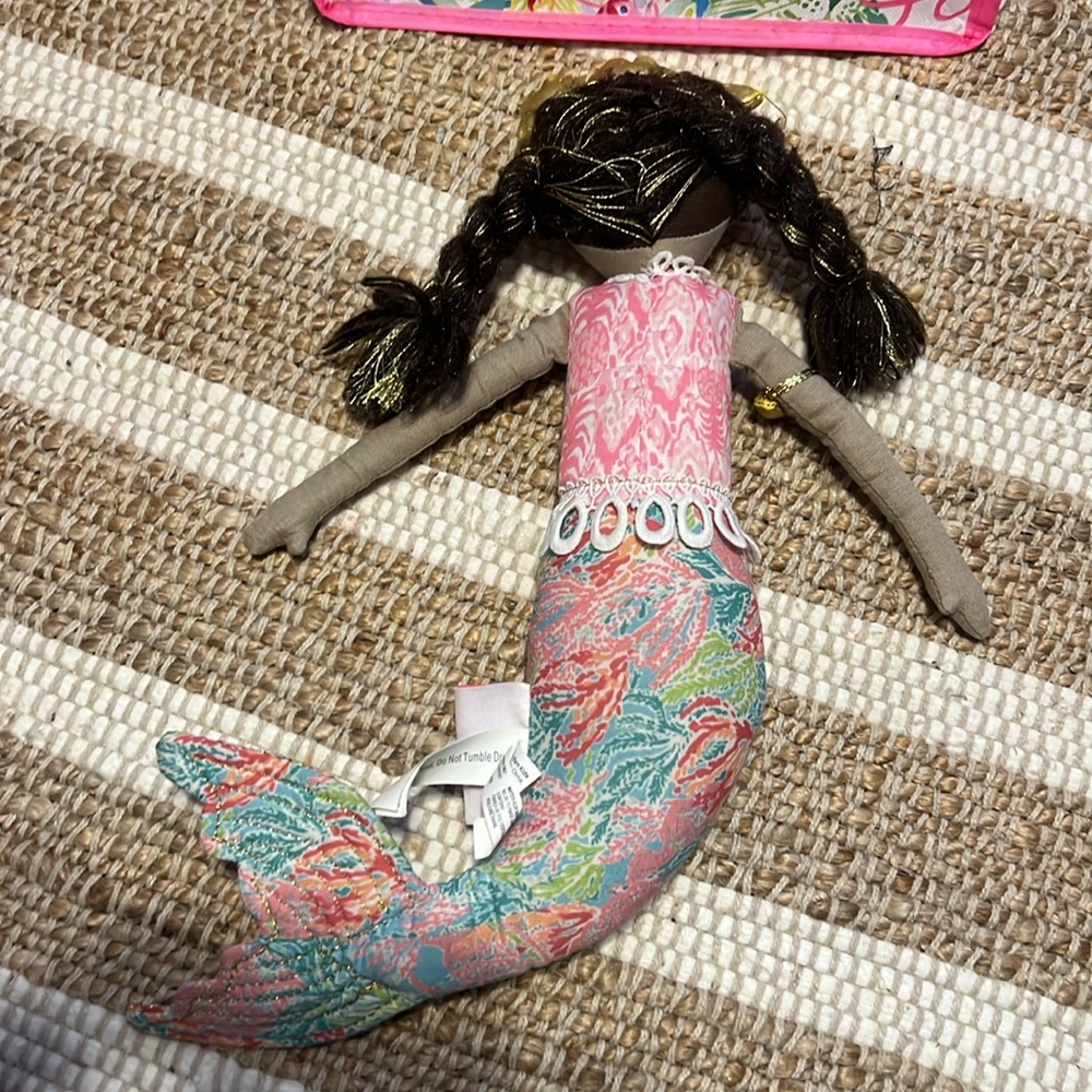 Lilly Pulitzerzer x Pottery Barn Ultra Rare doll - Picture 3 of 3